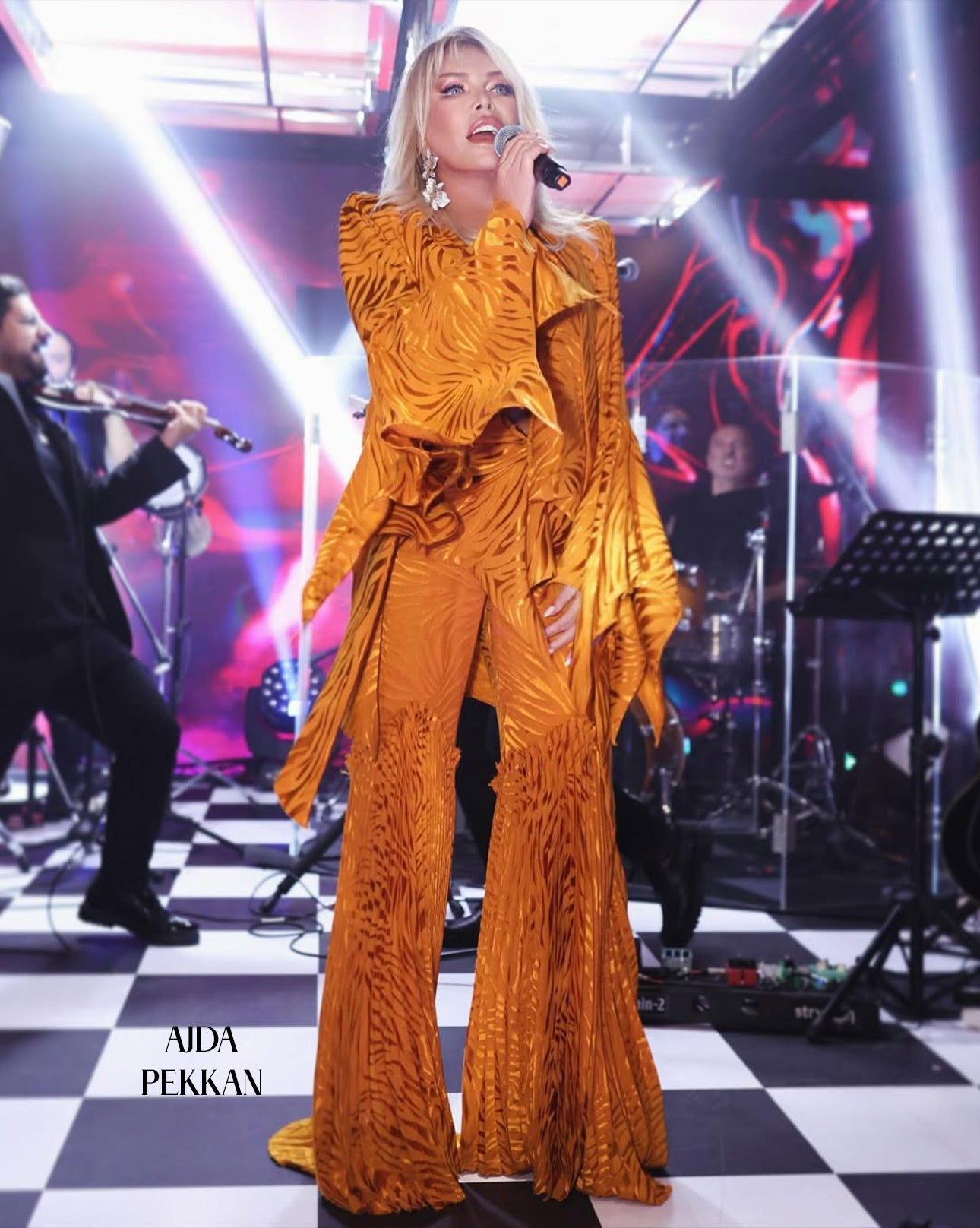 AJDA-PEKKAN.jpg__PID:a1dd04b1-f887-4a59-9800-7ea6f0ca4efd