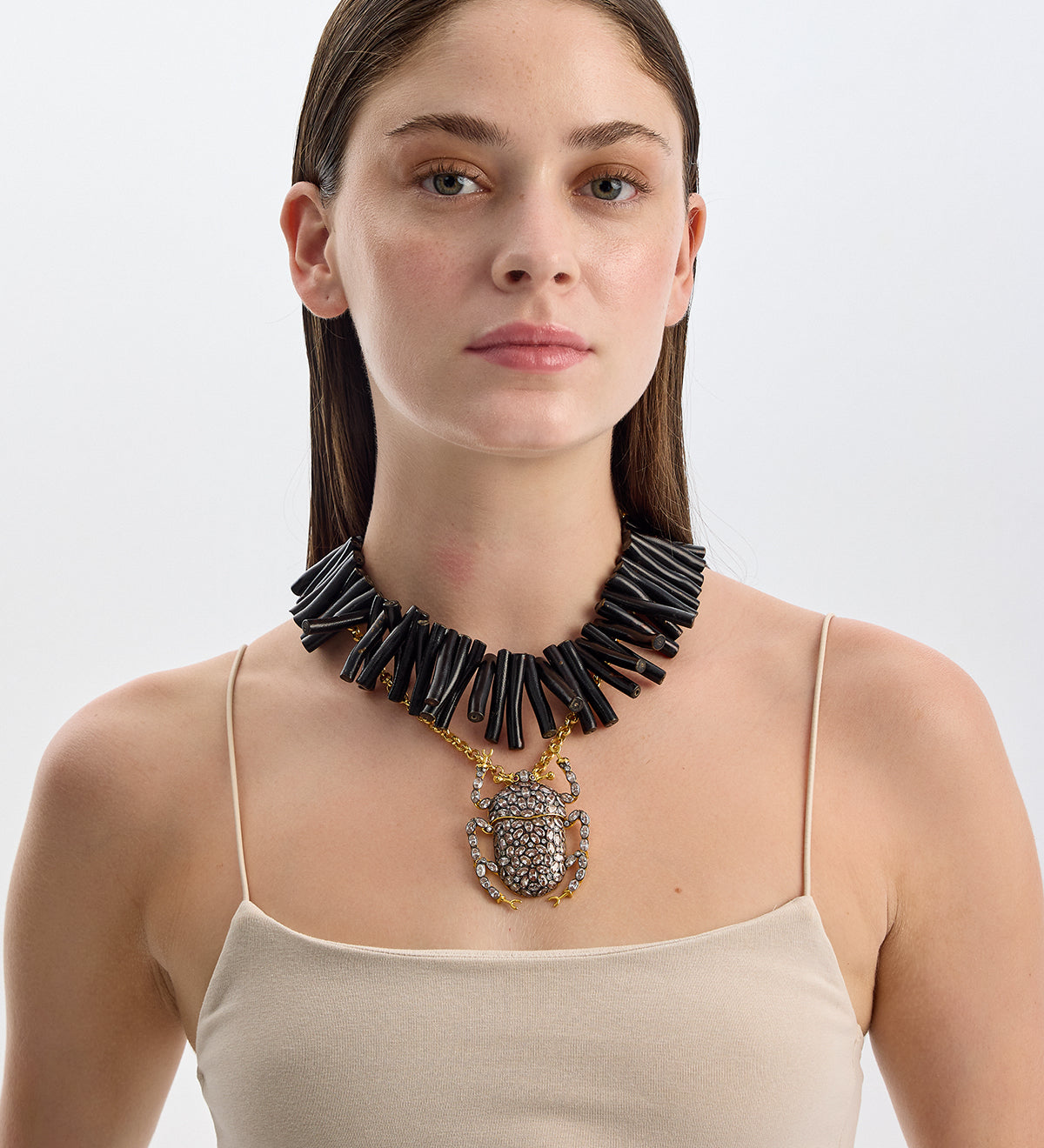 PHARAOH BLACK CORAL KOLYE